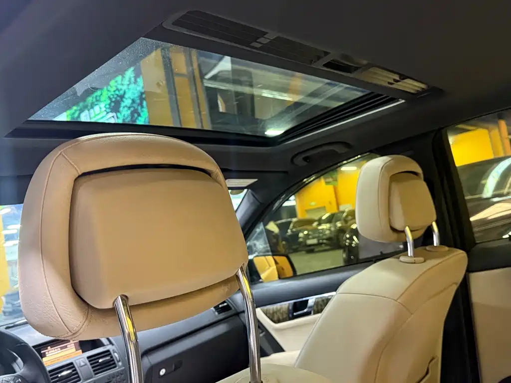 Mercedes-Benz C-Class 2012 — фото 17