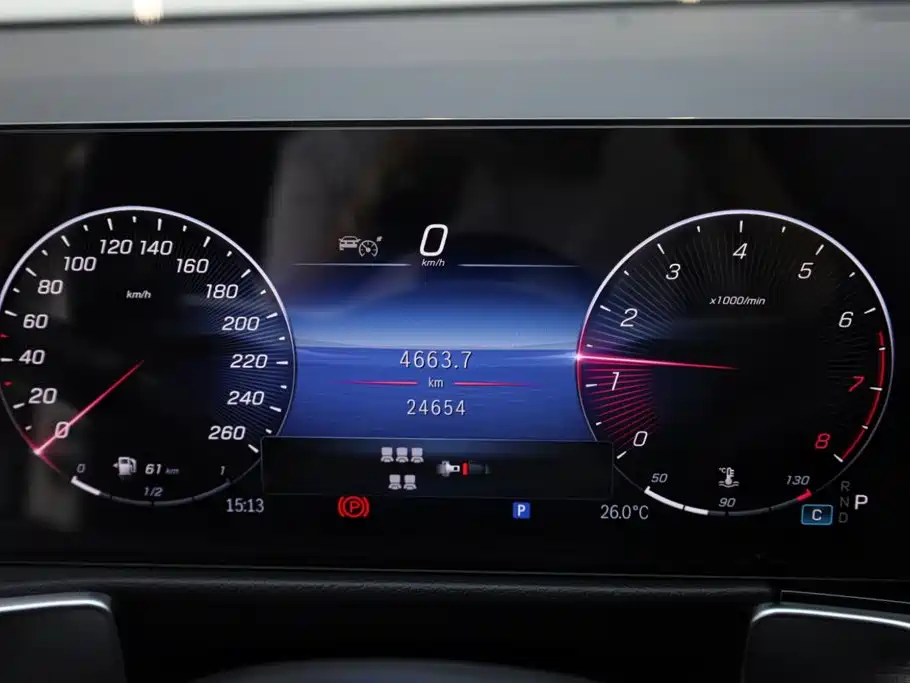 Mercedes-Benz GLB 2023 — фото 33