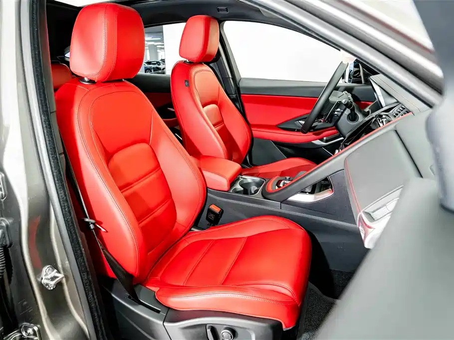 Jaguar E-PACE 2023 — фото 18