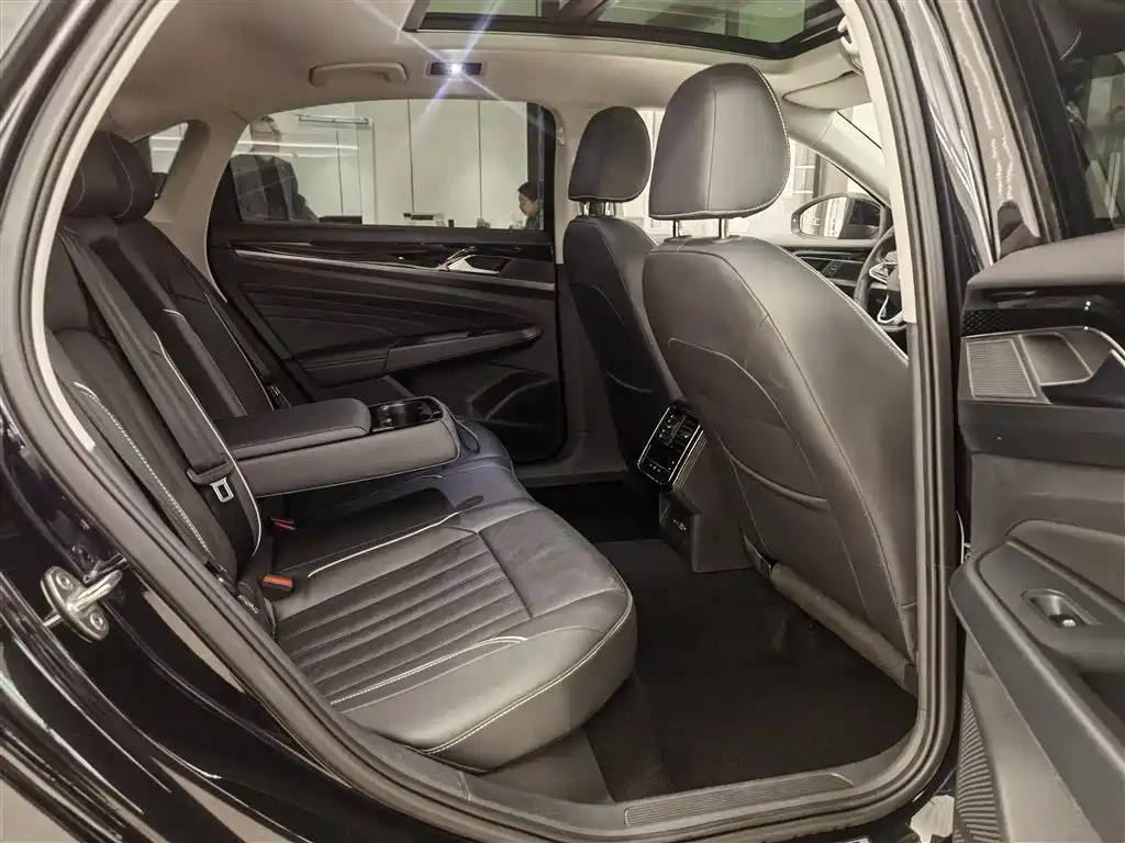 Volkswagen Passat New Energy 2022 — фото 17