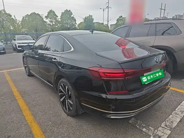 Volkswagen Passat 2022