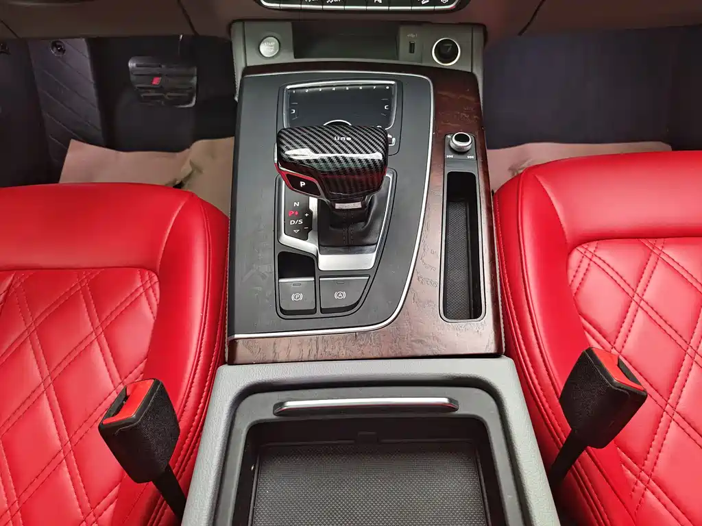 Audi Q5L 2019 — фото 13