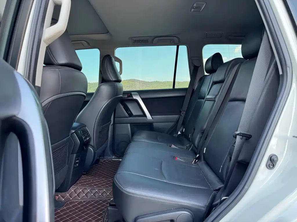 Toyota Prado 2016 — фото 13