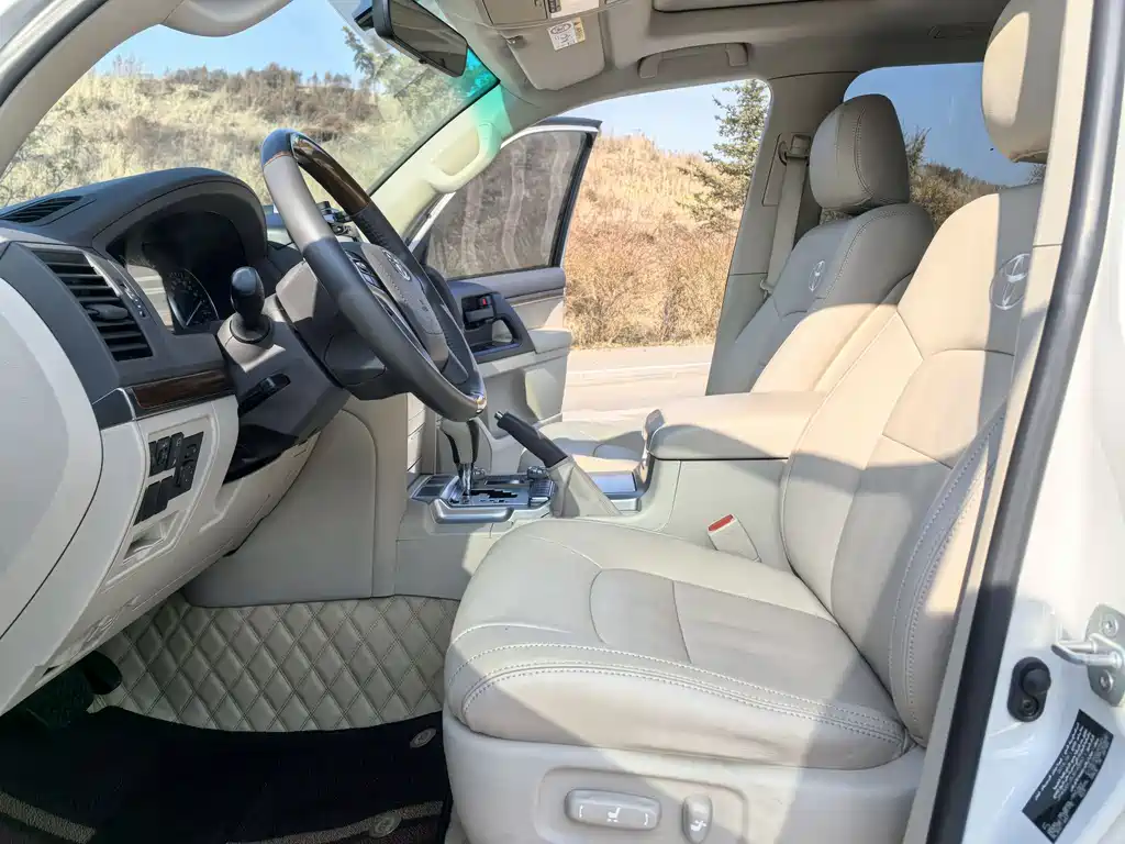 Toyota Land Cruiser 2019 — фото 8