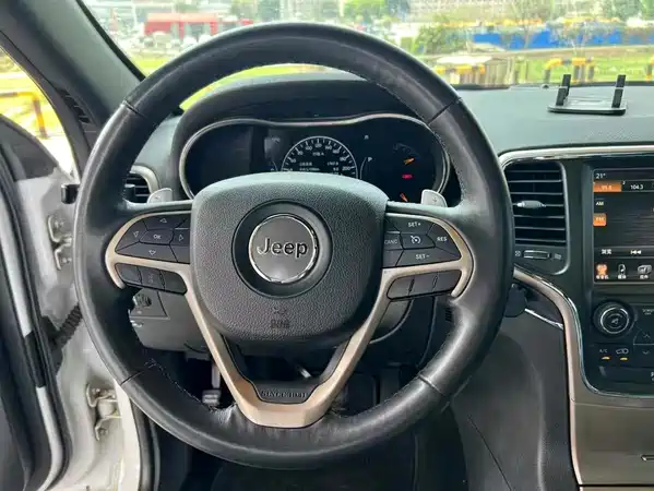 Jeep Grand Cherokee 2015