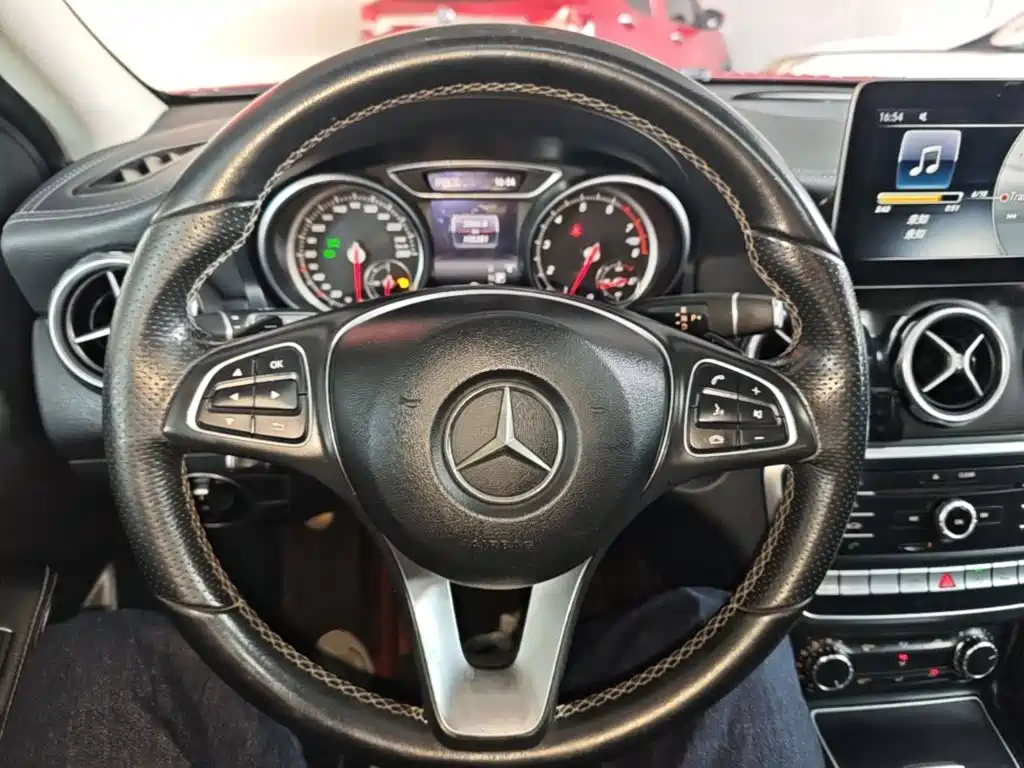 Mercedes-Benz GLA 2017 — фото 11