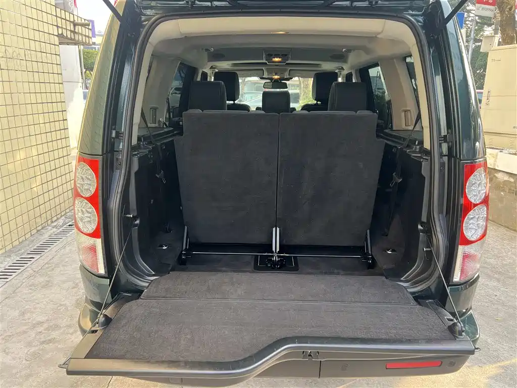 Land Rover Discovery 2012 — фото 16