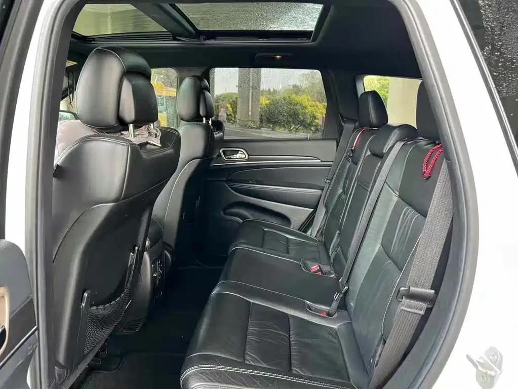 Jeep Grand Cherokee 2015 — фото 8