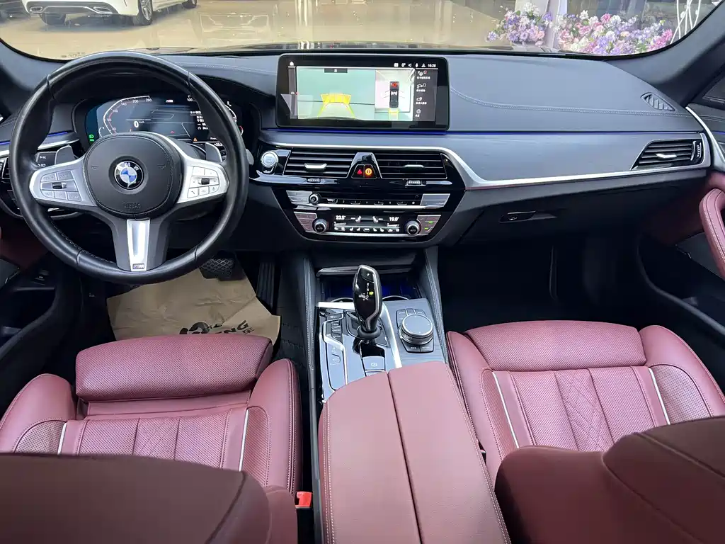 BMW 5 Series 2023 — фото 21