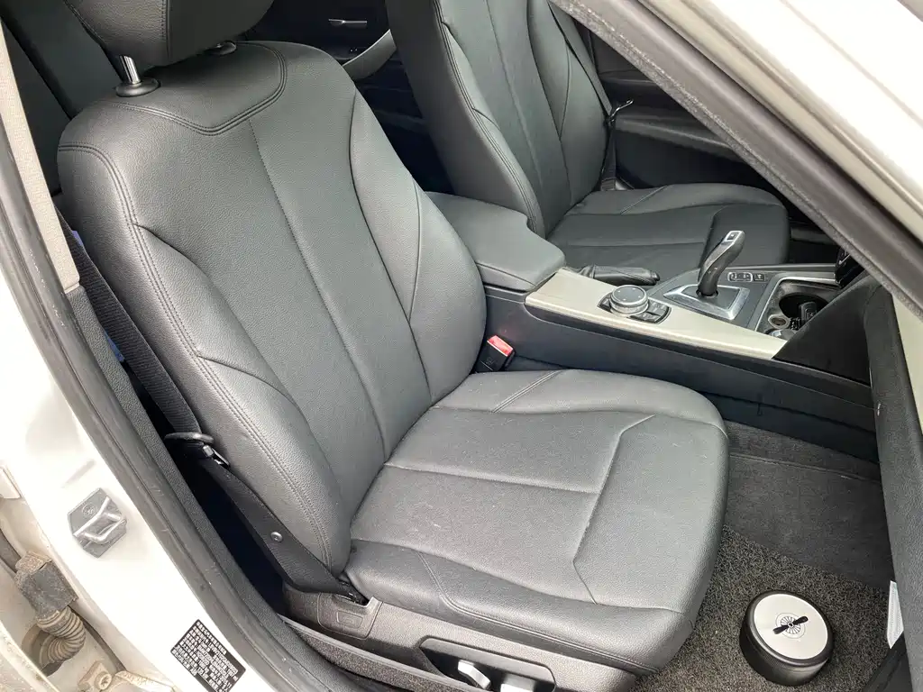 BMW 3 Series 2016 — фото 15