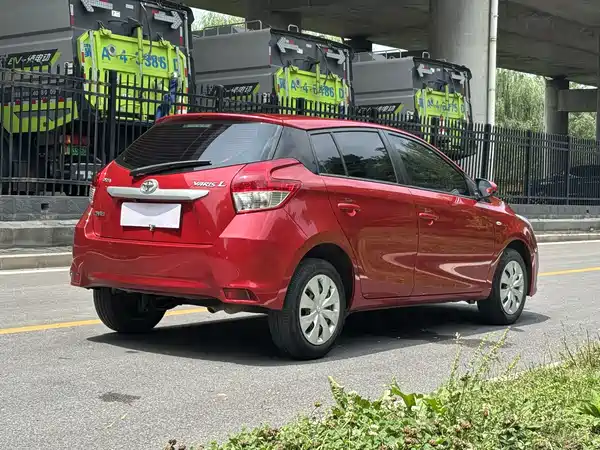 Toyota Yaris L 2015