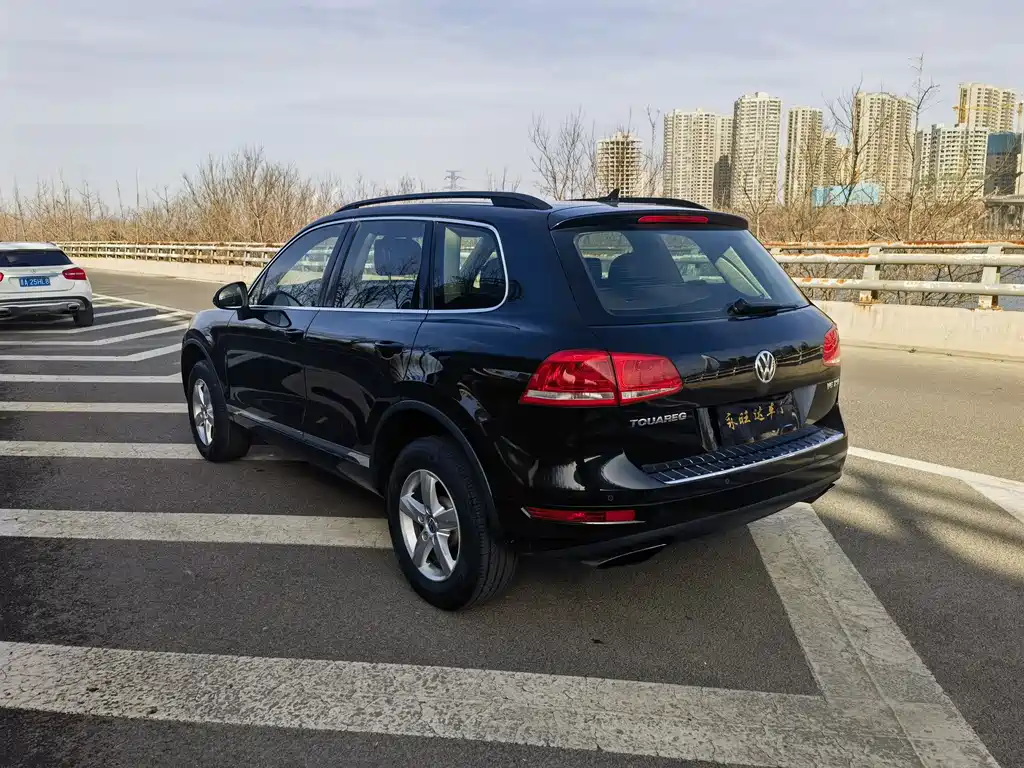 Volkswagen Touareg 2015 — фото 4