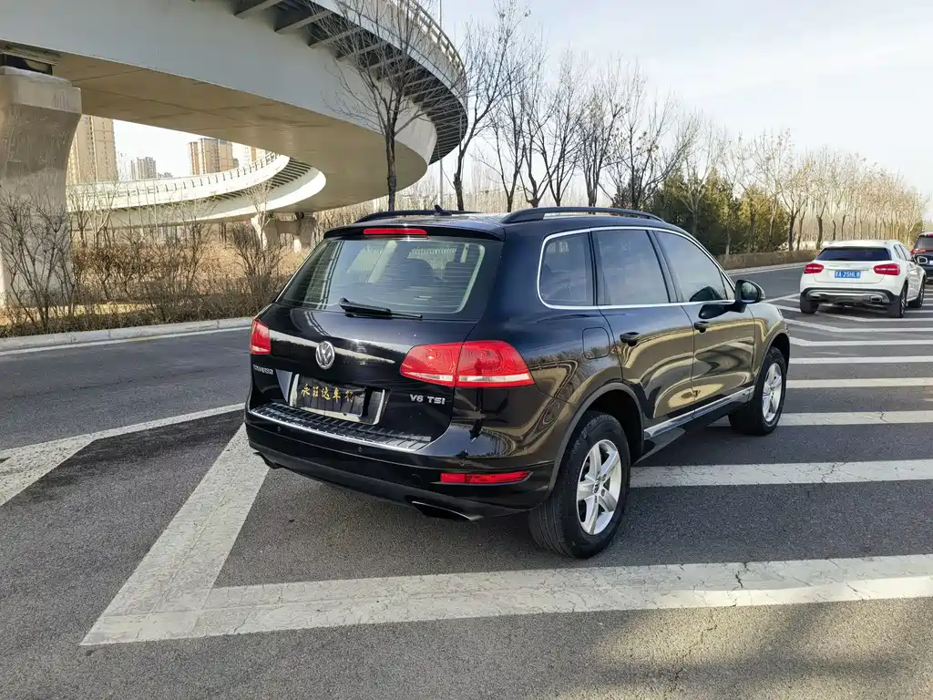 Volkswagen Touareg 2015 — фото 6