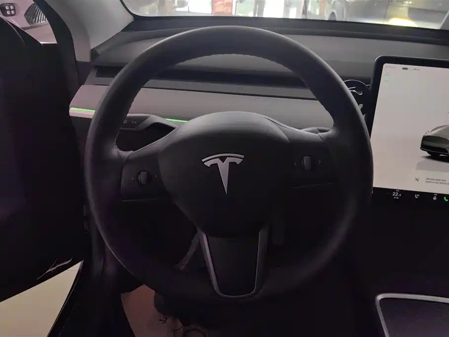Tesla Model Y 2024 — фото 15