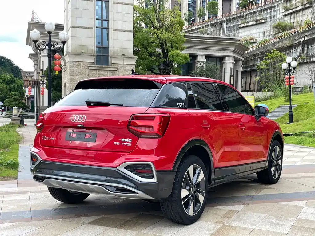 Audi Q2L 2022 — фото 9