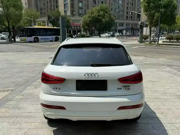 Audi Q3 2015