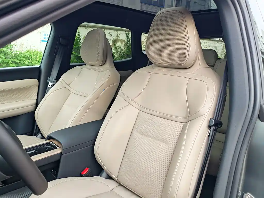 Volvo XC70 Plug-In Hybrid 2025 — фото 33