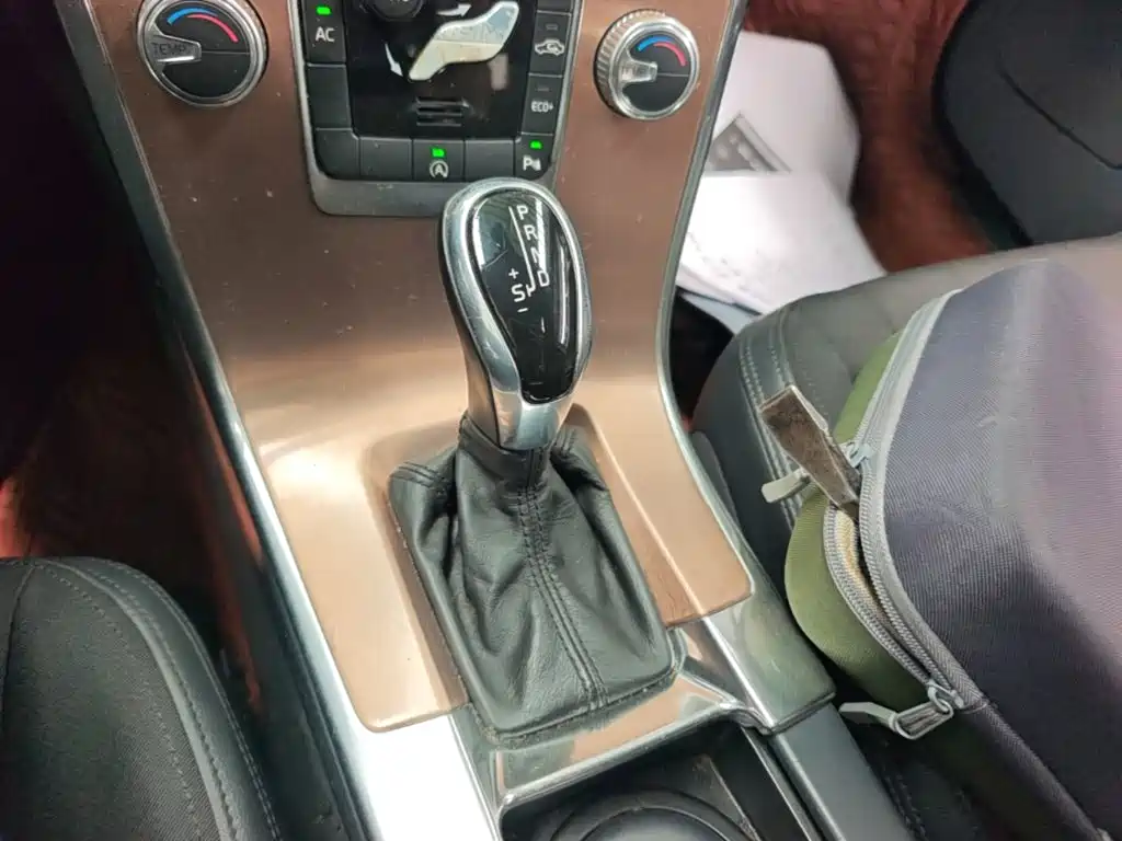 Volvo XC60 2015 — фото 14