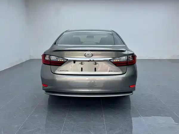 Lexus ES 2017