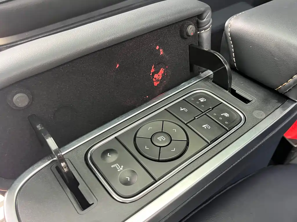 GAC Motor Trumpchi M8 2022 — фото 12