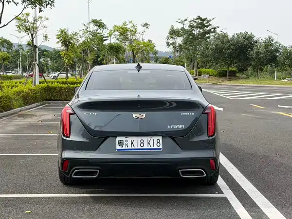 Cadillac CT4 2022
