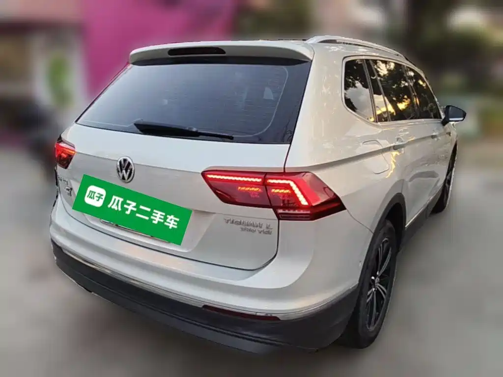 Volkswagen Tiguan L 2017 — фото 12