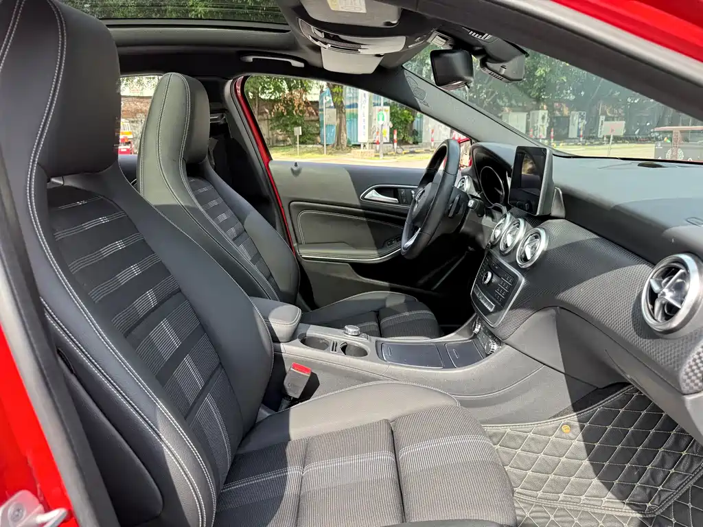 Mercedes-Benz A-Class 2017 — фото 17