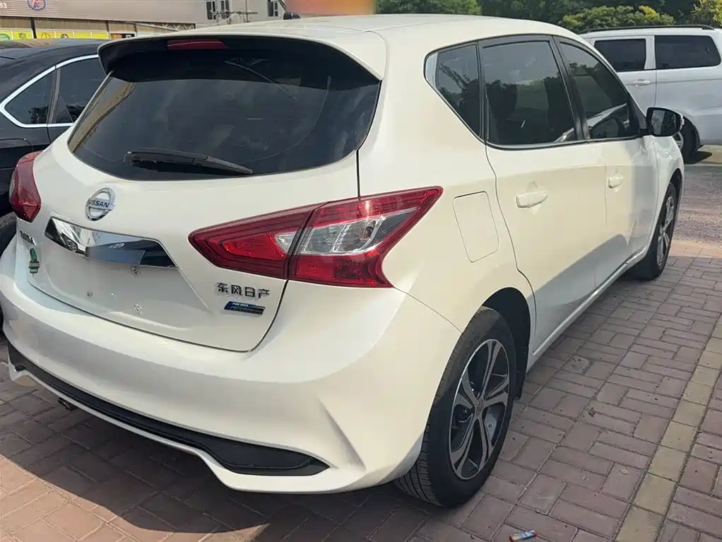 Nissan Tiida 2019 — фото 11