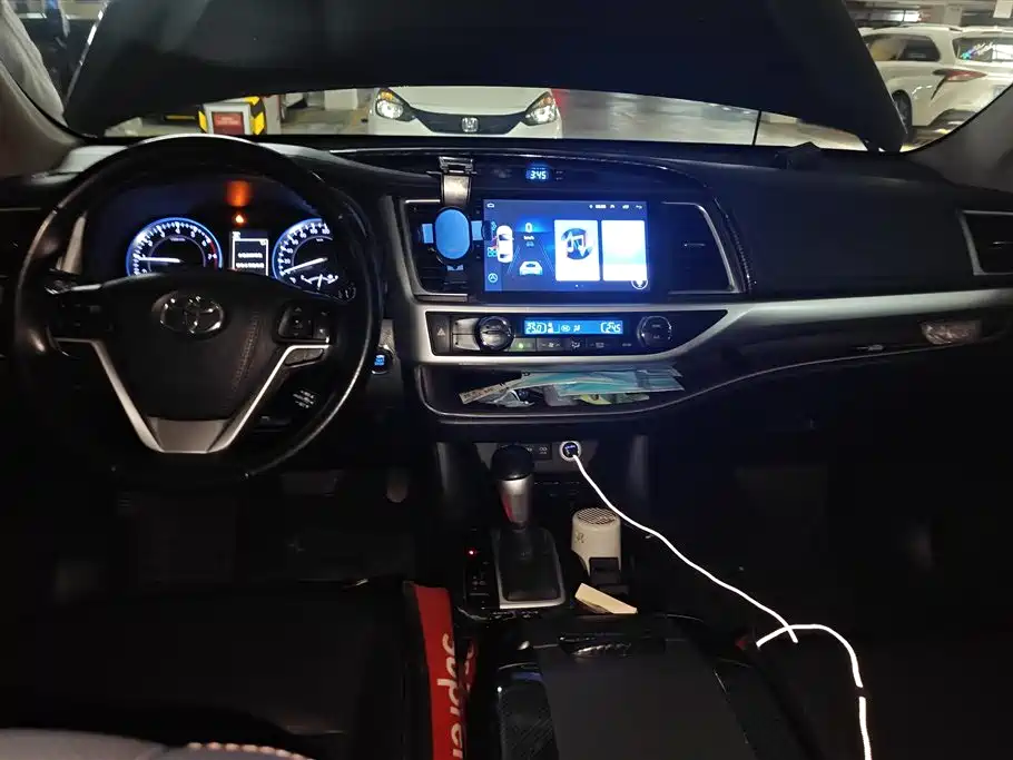 Toyota Highlander 2018 — фото 12