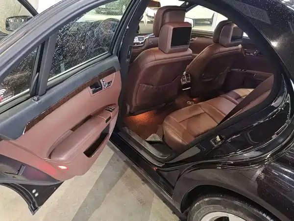 Mercedes-Benz S-Class 2012