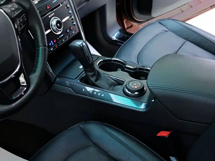 Ford Explorer 2016 — фото 24