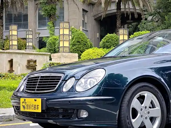 Mercedes-Benz E-Class 2004