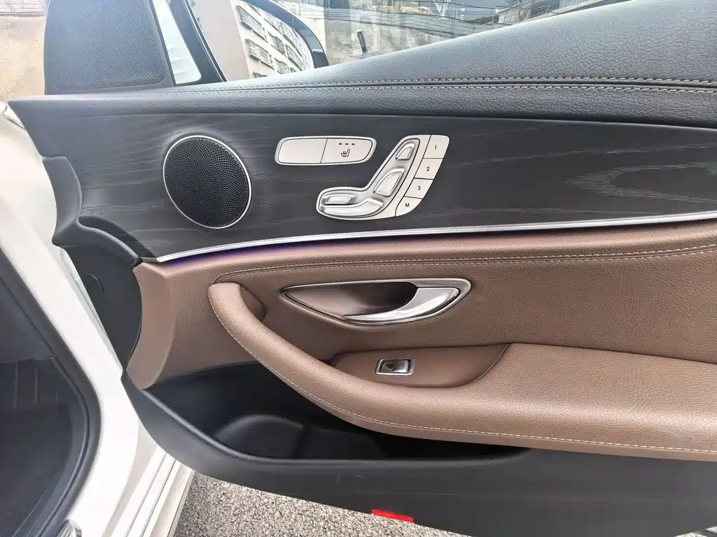 Mercedes-Benz E-Class 2021 — фото 10