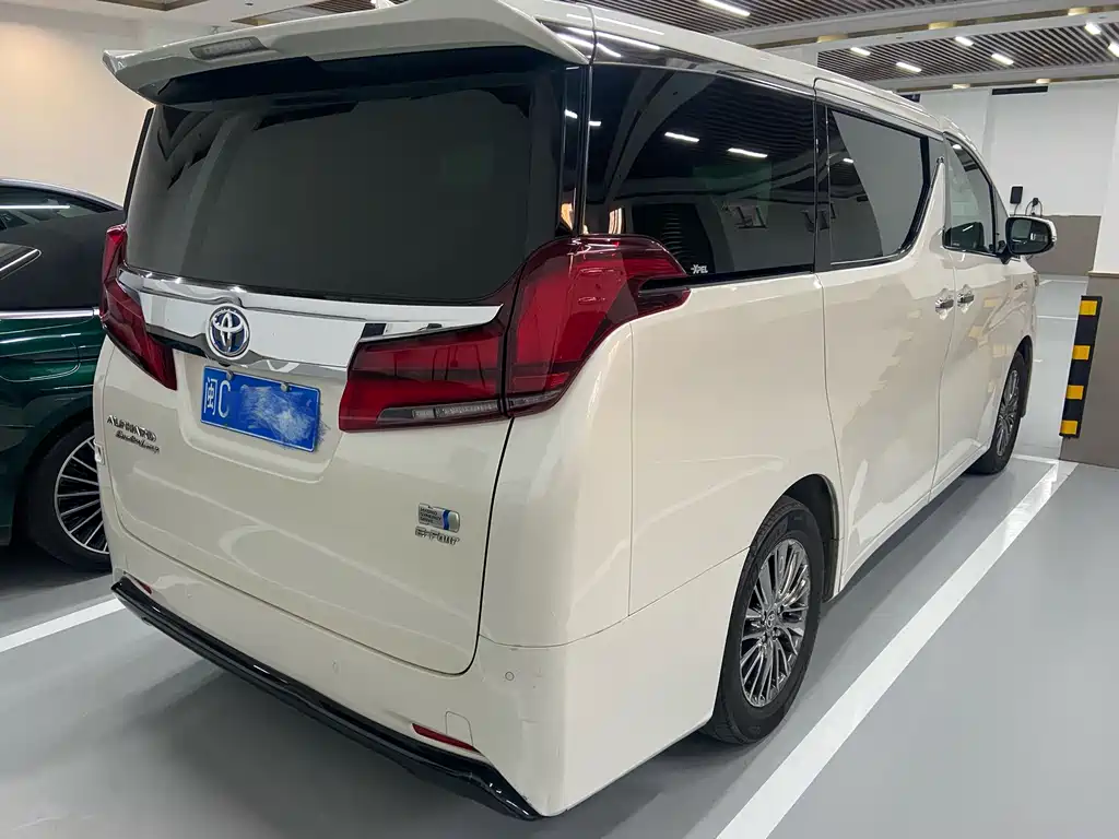 Toyota Alphard 2021 — фото 2