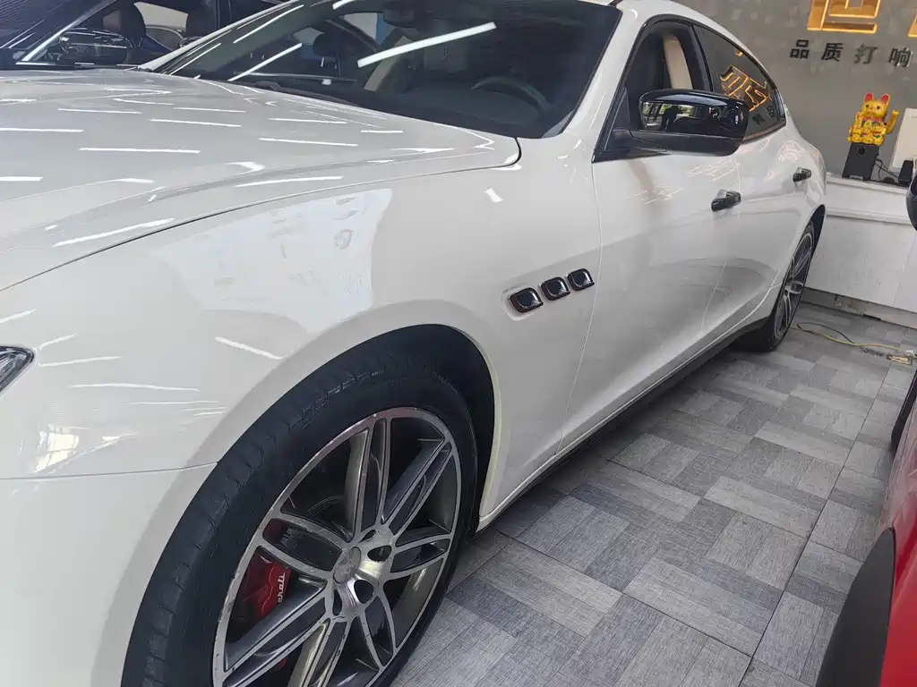 Maserati Quattroporte 2018 — фото 12