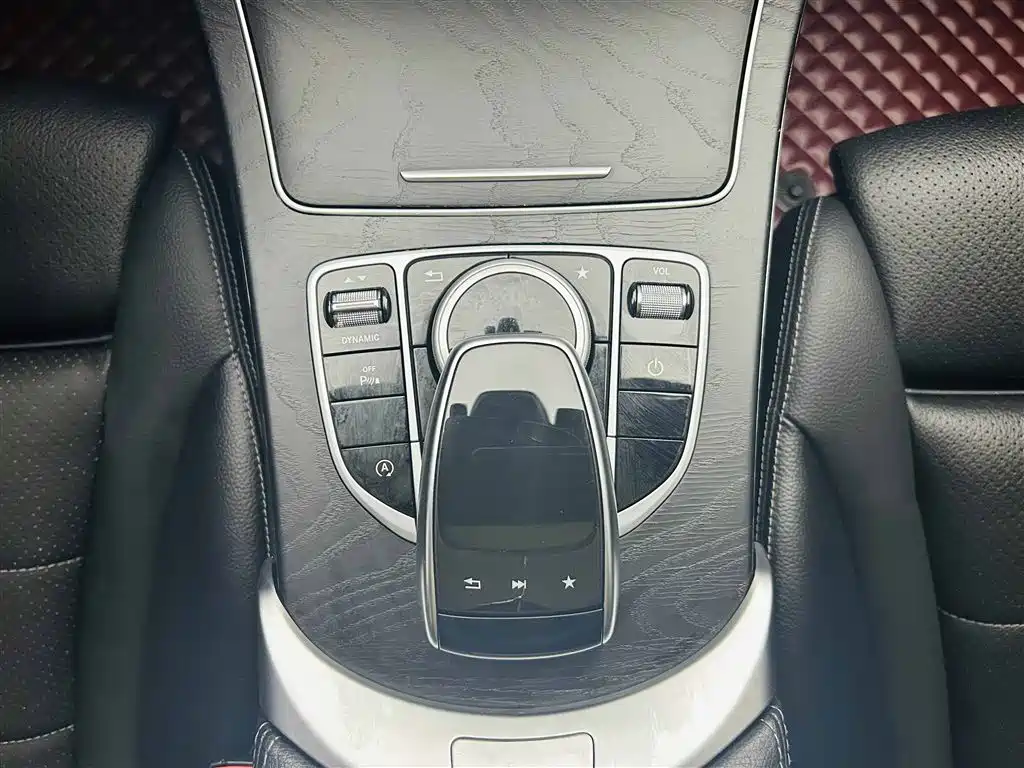 Mercedes-Benz C-Class 2018 — фото 17