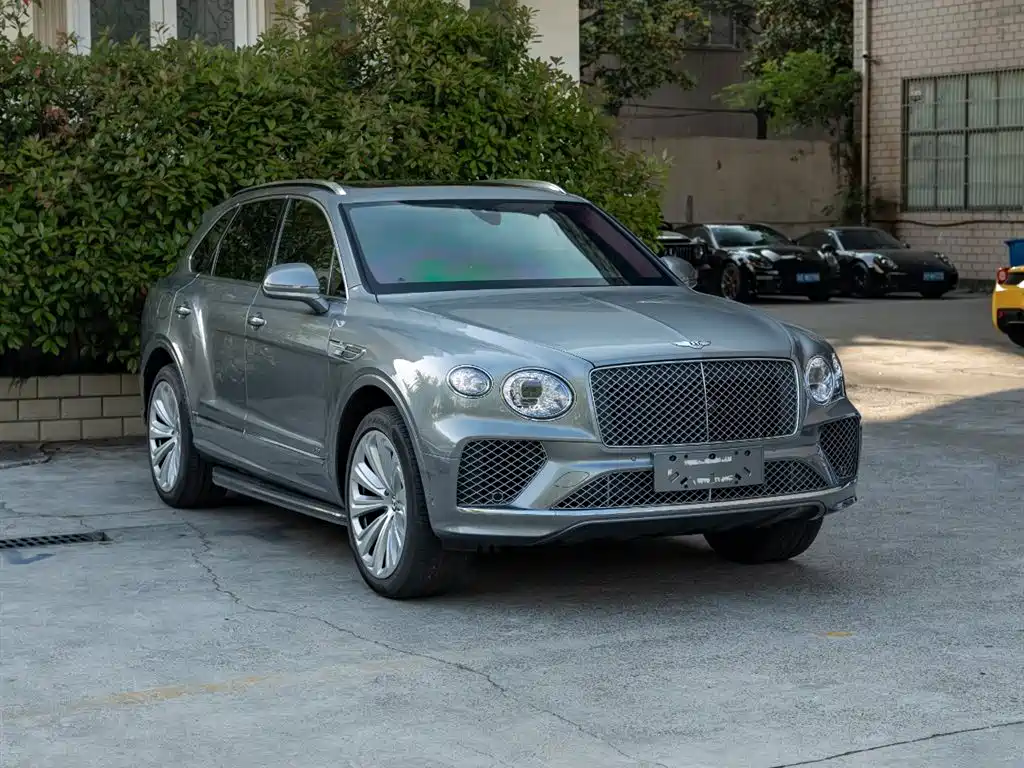 Bentley Bentayga 2021 — фото 3