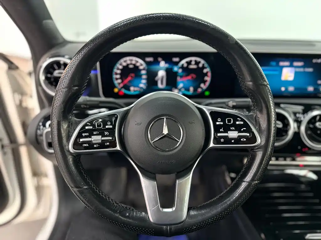 Mercedes-Benz A-Class 2020 — фото 8