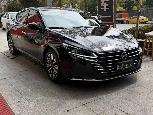 Nissan Teana 2023