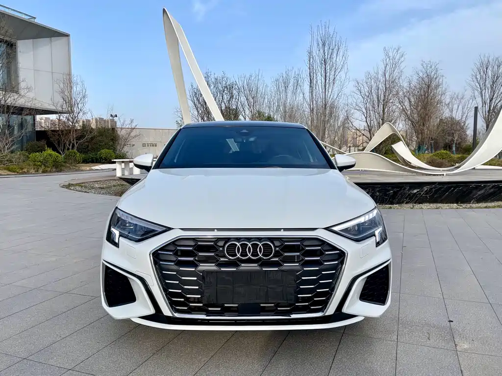 Audi A3 2023 — фото 2