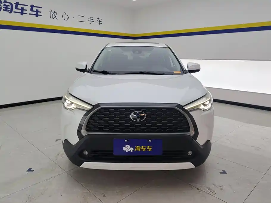 Toyota Corolla Cross 2023 — фото 2