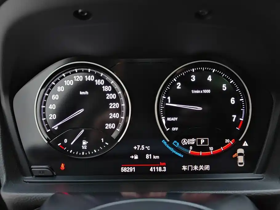 BMW 1 Series 2021 — фото 14