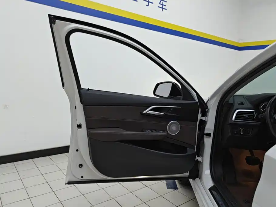 BMW 1 Series 2021