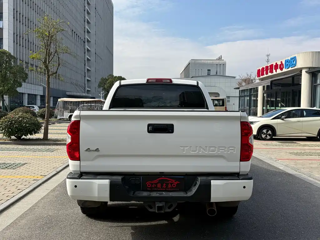 Toyota Tundra 2015 — фото 12