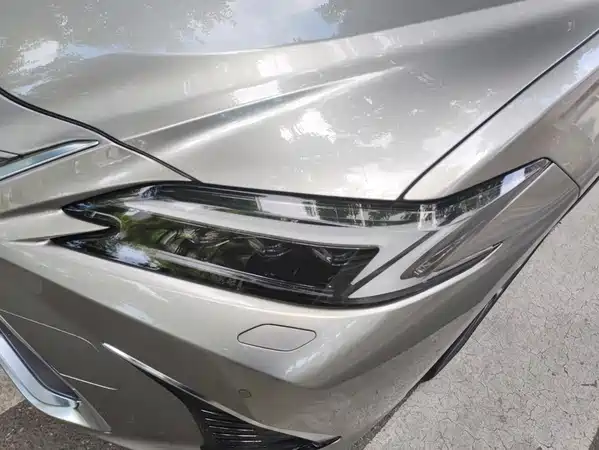 Lexus ES 2025