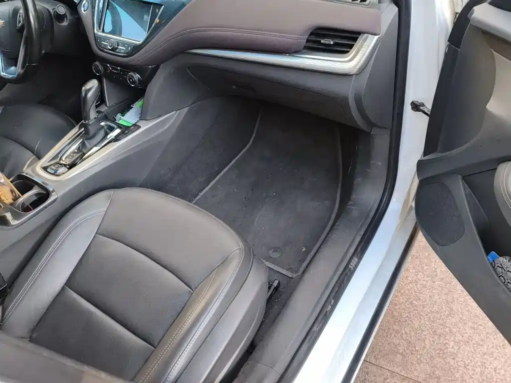 Chevrolet Malibu 2018 — фото 19