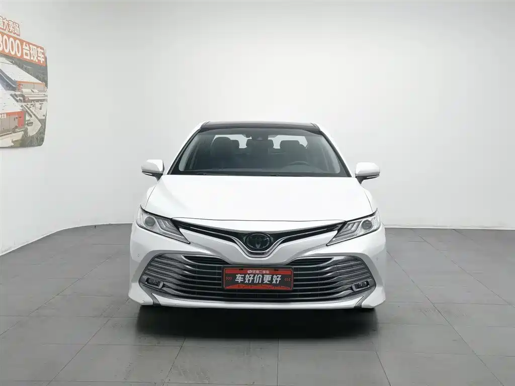 Toyota Camry 2020 — фото 3