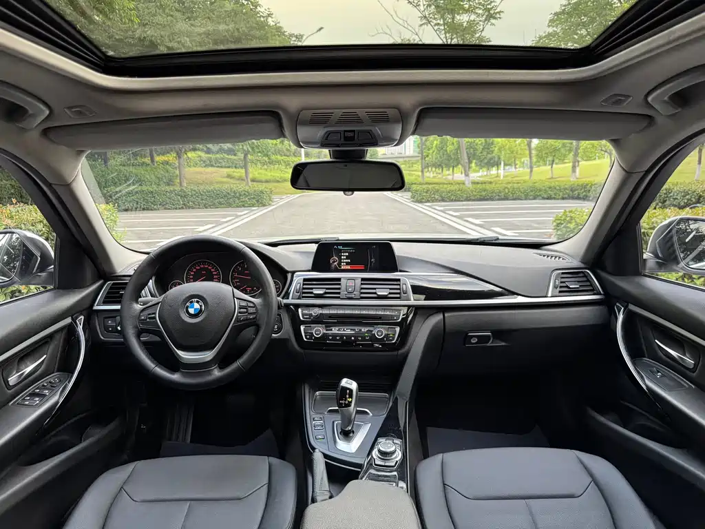BMW 3 Series 2016 — фото 14