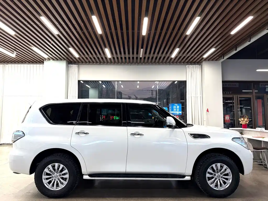Nissan Patrol 2019 — фото 18