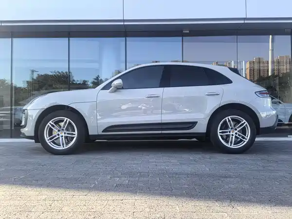 Porsche Macan 2024